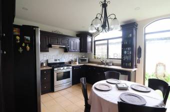 Venta de Casa en San Isidro de Alajuela.