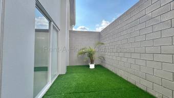 Alquiler de Casa en Piedades de Santa Ana. 