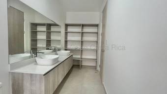 Alquiler de Casa en Piedades de Santa Ana. 