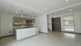 Alquiler de casa en condominio San Antonio Escazú