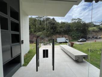 Se alquila apartamento en Santa Ana #26-1048