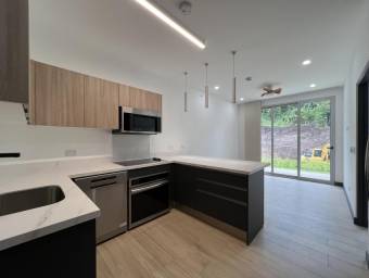 Se alquila apartamento en Santa Ana #26-1048