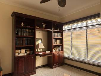 Venta de Casa en Mora-Colón, San José. RAH 26-1684