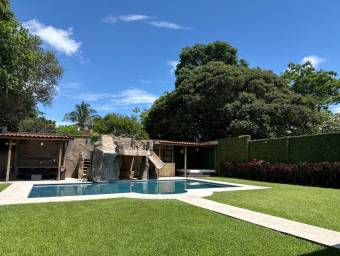 Venta de Casa en Mora-Colón, San José. RAH 26-1684