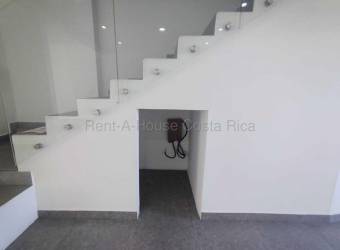 Venta de Casa Contemporánea en San Rafael de Heredia Dos niveles. RAH 26-1686 Venta de Casa Contemporánea en San Rafael de Heredia Dos niveles. RAH 26-1686
