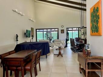 Se vende espectacular casa en Santa Ana