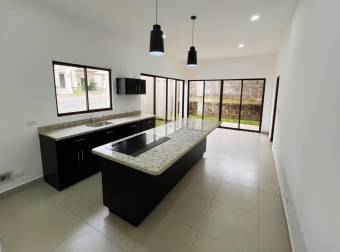 Venta de Hermosa Casa en San Isidro de Alajuela 26-5