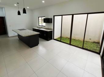 Venta de Hermosa Casa en San Isidro de Alajuela 26-5