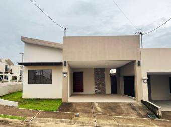 Venta de Hermosa Casa en San Isidro de Alajuela 26-5