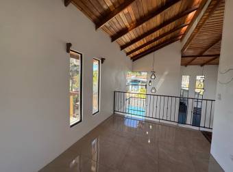 Venta de Hermosa Casa en Sarchí 26-1292