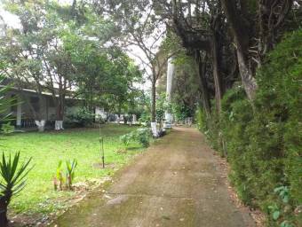 Se vende propiedad en San Pedro de Montes de Oca