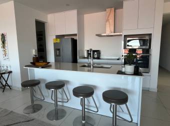 Casa amplia e iluminada en Lindora...apúrate y cómprala ya 