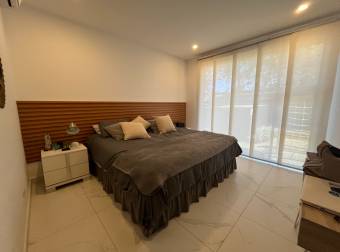 Casa amplia e iluminada en Lindora...apúrate y cómprala ya 