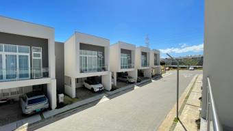 CASA ALQUILER GUACHIPELIN EN CONDOMINIO Y AMENIDADES CASA ALQUILER GUACHIPELIN EN CONDOMINIO Y AMENIDADES