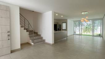 CASA ALQUILER GUACHIPELIN EN CONDOMINIO Y AMENIDADES