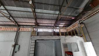 Alquiler de Local Comercial de 207mt2 en Barrio Cuba 26-1760 Alquiler de Local Comercial de 207mt2 en Barrio Cuba 26-1760