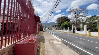 VENTA CASA EN SANTA ANA PARA PROYECTO COMERCIAL. USO DE SUELO MIXTO VENTA CASA EN SANTA ANA PARA PROYECTO COMERCIAL. USO DE SUELO MIXTO