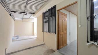 VENTA CASA EN SANTA ANA PARA PROYECTO COMERCIAL. USO DE SUELO MIXTO VENTA CASA EN SANTA ANA PARA PROYECTO COMERCIAL. USO DE SUELO MIXTO
