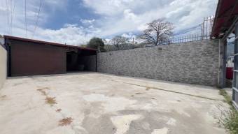 VENTA CASA EN SANTA ANA PARA PROYECTO COMERCIAL. USO DE SUELO MIXTO VENTA CASA EN SANTA ANA PARA PROYECTO COMERCIAL. USO DE SUELO MIXTO