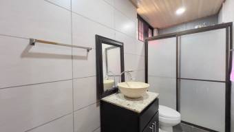 VENTA CASA EN SANTA ANA PARA PROYECTO COMERCIAL. USO DE SUELO MIXTO VENTA CASA EN SANTA ANA PARA PROYECTO COMERCIAL. USO DE SUELO MIXTO