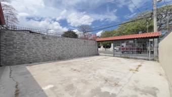 VENTA CASA EN SANTA ANA PARA PROYECTO COMERCIAL. USO DE SUELO MIXTO VENTA CASA EN SANTA ANA PARA PROYECTO COMERCIAL. USO DE SUELO MIXTO