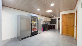 VENTA CASA EN SANTA ANA PARA PROYECTO COMERCIAL. USO DE SUELO MIXTO VENTA CASA EN SANTA ANA PARA PROYECTO COMERCIAL. USO DE SUELO MIXTO