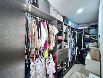 Venta de casa en Uruca de Santa Ana