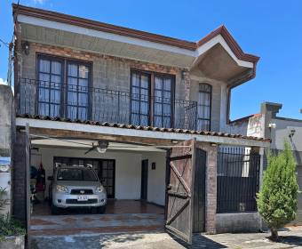 Casa en venta en Residencial Jardines del Beneficio en Santa Lucía de Barva, Heredia