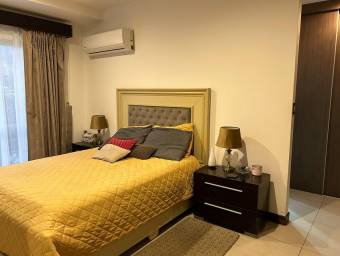 Venta de linda casa en condominio en Piedades de Santa Ana