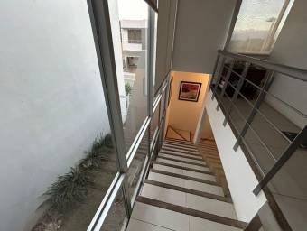 Venta de linda casa en condominio en Piedades de Santa Ana