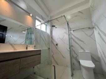 Casa de lujo con amplios espacios y acabados premium en residencial exclusivo 26-1558 GS