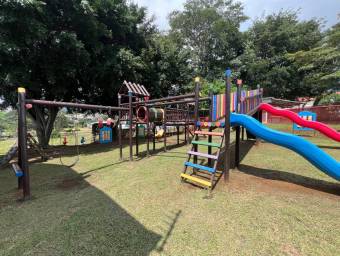 Venta de casa en Llanos del Molino, Alajuela