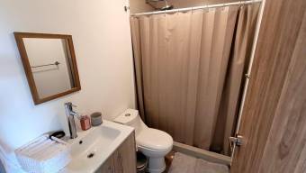 Venta de lujoso apartamento en Piedades, Santa Ana