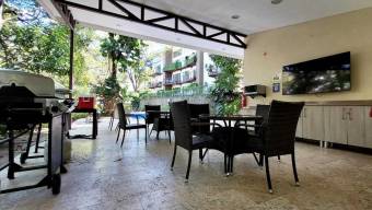 Venta de lujoso apartamento en Piedades, Santa Ana