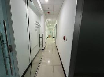 Torre Empresarial de prestigio y excelente ubicación VENDO OFICINA