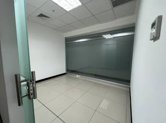 Torre Empresarial de prestigio y excelente ubicación VENDO OFICINA