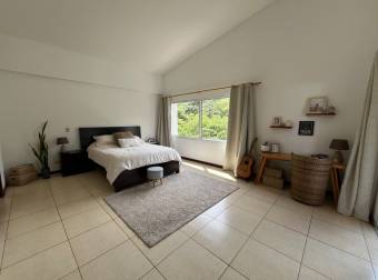 Espaciosos ambientes, fresco y tranquilo apartamento para vivir BIIEN