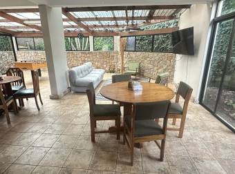 Gran oficina vistosa y cómoda, incluye mobiliario Gran oficina vistosa y cómoda, incluye mobiliario