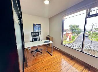 Gran oficina vistosa y cómoda, incluye mobiliario Gran oficina vistosa y cómoda, incluye mobiliario