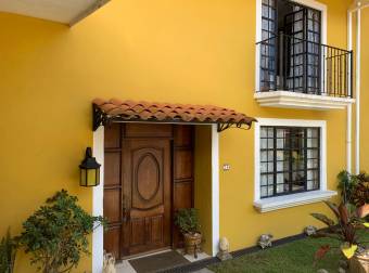 hermosa casa en condominio Coronado