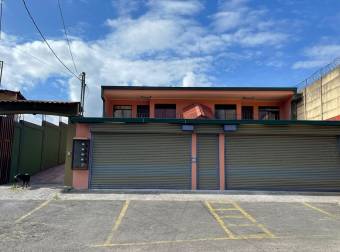 Hermosa casa con apartamentos en Paraiso de Cartago