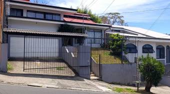 VENTA DE CASA EN LOMAS DE AYARCO SUR