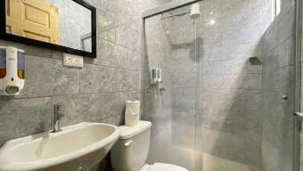 AMPLIA PROPIEDAD EN VENTA CON 3 APARTAMENTOS, SANTA CRUZ TAMARINDO