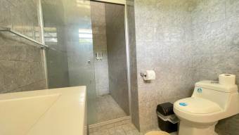 AMPLIA PROPIEDAD EN VENTA CON 3 APARTAMENTOS, SANTA CRUZ TAMARINDO