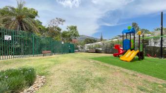 VENTA HERMOSA CASA DOS PLANTAS EN SAN ANTONIO DE ESCAZU