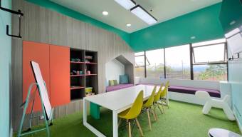 VENTA HERMOSA CASA DOS PLANTAS EN SAN ANTONIO DE ESCAZU