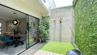 VENTA HERMOSA CASA DOS PLANTAS EN SAN ANTONIO DE ESCAZU