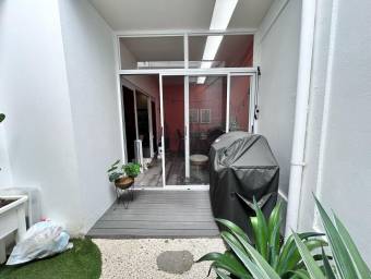 Casa moderna con vista panorámica y amenidades en condominio 25-1400 GS