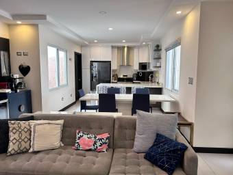 Casa moderna con vista panorámica y amenidades en condominio 25-1400 GS