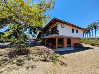 Se vende casa en Santo Domingo Heredia 24-1570